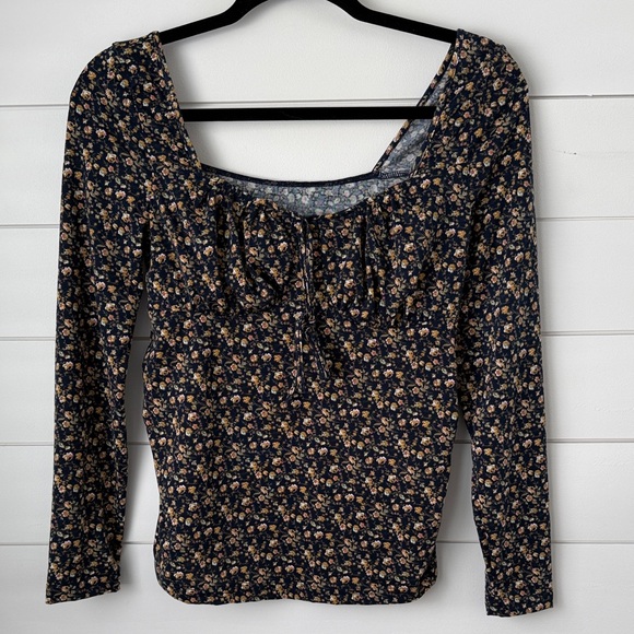 SHEIN Tops - SHEIN Navy and Tan Floral Blouse